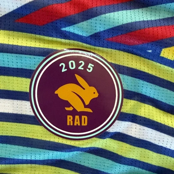 Rabbit 24-25’ RAD Rabbit Tee Men’s Medium - Picture 2 of 6